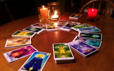 Oracle ou tarot : quelles sont les différences fondamentales ?
